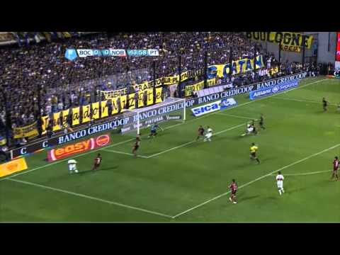 Atajada de Guzmán a Paredes. Boca vs Newell's. Torneo Inicial 2012. Fecha 15. Fútbol para Todos.