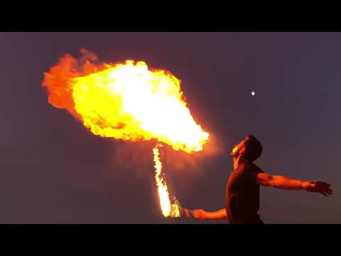 Roger Romero FIRE BREATHING / ESCUPE FUEGO 2019