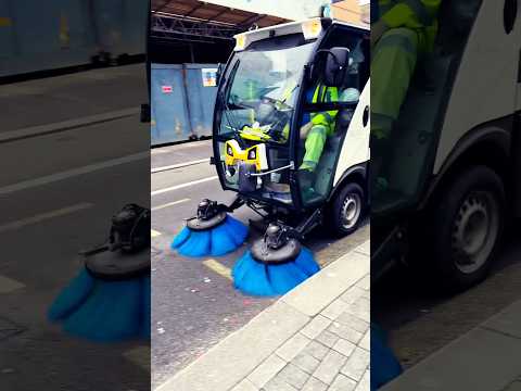 Street sweeping is an art #street #sweep #viralshort #plzsubscribe #londonlife #youtubeshort