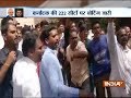Clashes break out between Congress & BJP workers outside a polling booth in Bengaluru