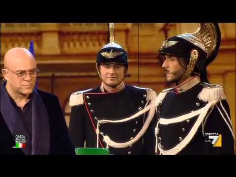 Crozza in Wonderland - NAPOLITANO: ITALY IS IN THE FOG