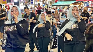 Download lagu Yanti dari Dumai, Indonesia, tampil memukau para penonton. Ia membawakan lagu 'Ella Sembilu bisa mempertahankan kemampuan vokalnya'. mp3 Download lagu Yanti dari Dumai, Indonesia, tampil memukau para penonton. Ia membawakan lagu 'Ella Sembilu bisa mempertahankan kemampuan vokalnya'. mp3