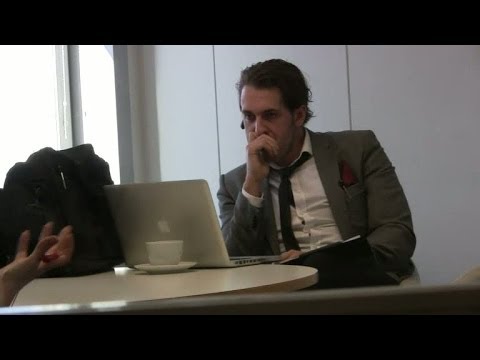 Totalförnedring på arbetsintervju - Snurra flaskan (TV4 Play)