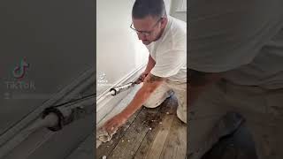 How to caulk skirting board