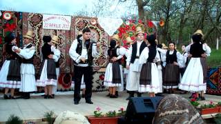 preview picture of video 'Primavara la Cetate, 2012 - interpreti: Costel Cufoianu - vioara si Mitru Moldovan - taragot'