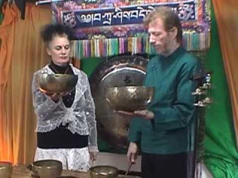 Tibetan Singing Bowl Meditation by Michael Ormiston & Candida Valentino
