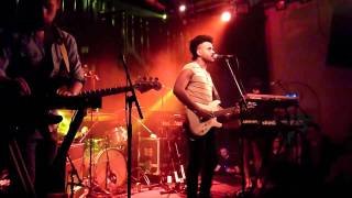 Twin Shadow - &quot;Tether Beat&quot; (Live at Paradiso, Amsterdam, february 15th 2011) HQ