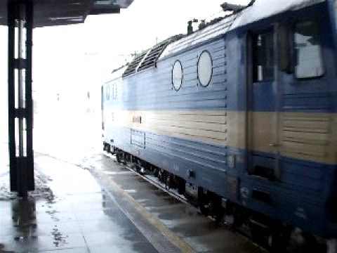 363.052 odjíždí jako Sv z Prahy-hlavního