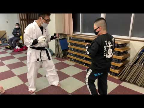 ローキック自滅物語（太ももの硬さに悶絶）