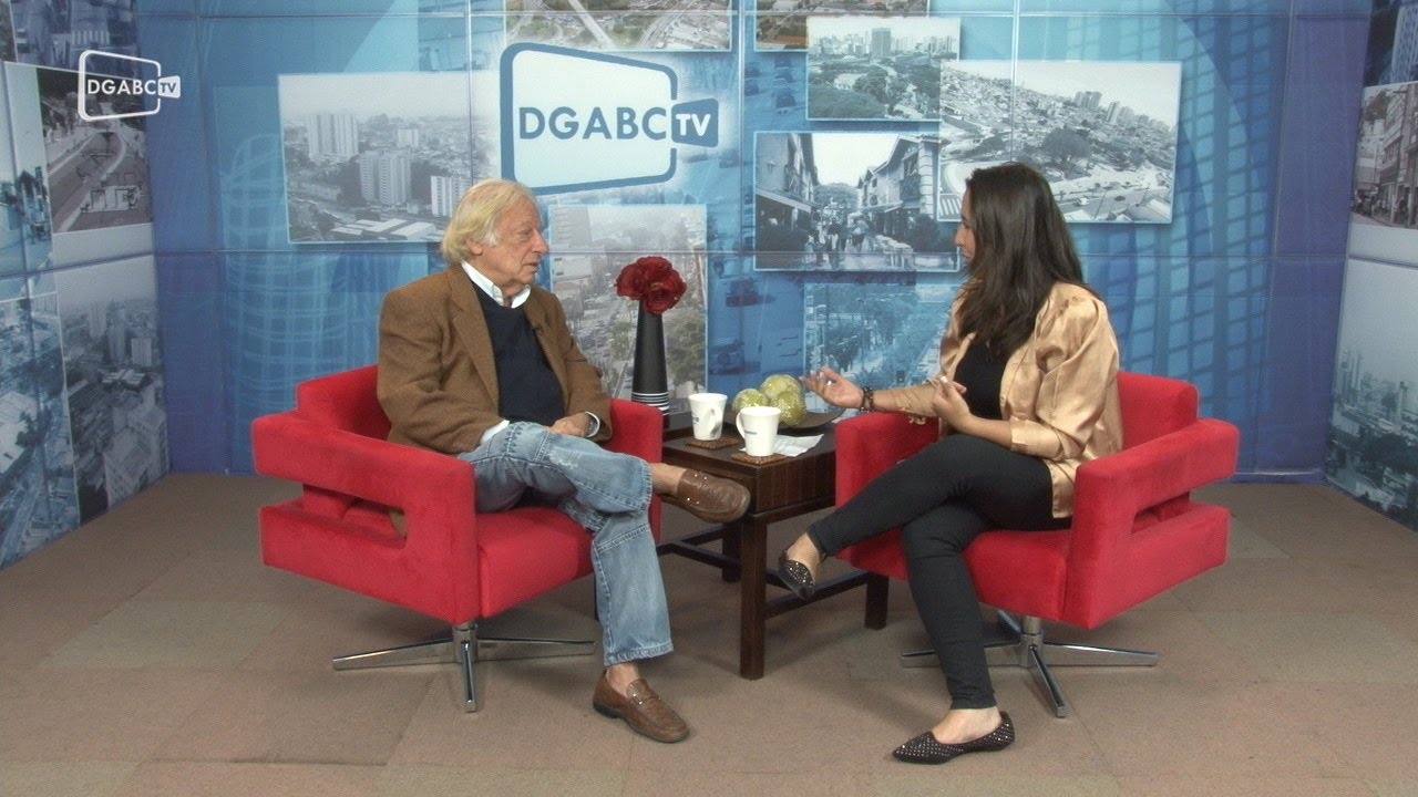 Juca Chaves fala sobre vida, carreira e família; veja vídeo 