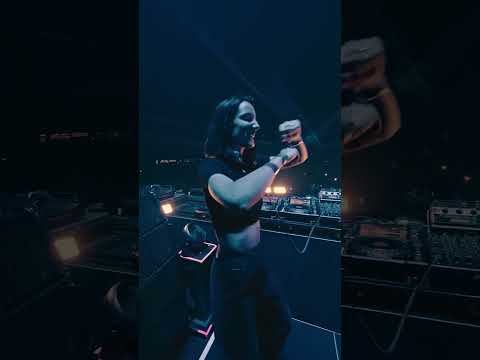 Dream back to back?! Charlotte de Witte b2b Amelie lens is a dream playing some KI/KI  🔥❤️