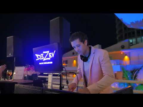 DJ Zev Spinning "The Glammys" for Too Faced Cosmetics