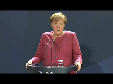 Merkel und Bürgermeister vereinbaren Beschränkungen für Corona-Hotspots | AFP