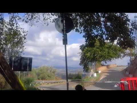 41 rally maremma auto sbaglia traiettoria e finisce in una via di fuga