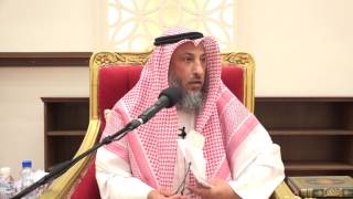 هل يجوز إعطاء من يذبح الضحيه من لحمها الشيخ د.عثمان الخميس
