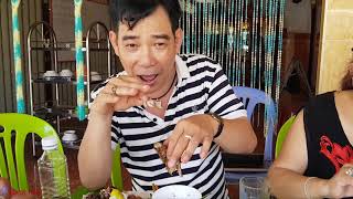 preview picture of video 'Đồng Tháp mua nước nổi- Thịt Chuột- Rắn Hổ Hành'