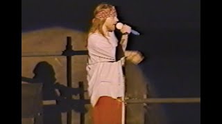 Guns N&#39; Roses: Used To Love Her (Live performance)