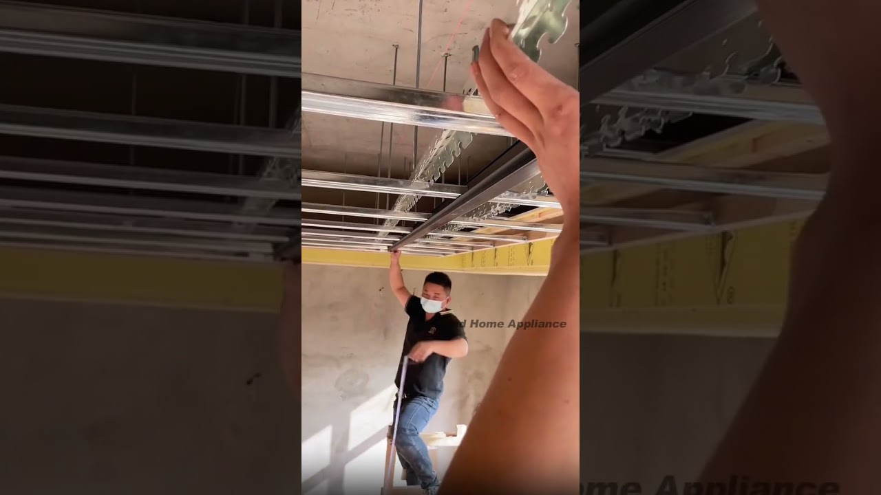 This is a magnetic track light that is very easy to install.The feature of this magnetic track light