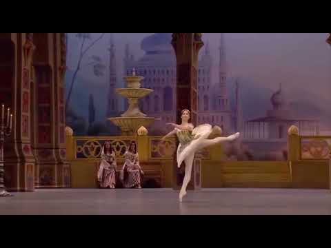 LE CORSAIRE - Odalisque Variation #2 (Elvina Ibraimova - Bolshoi Ballet)