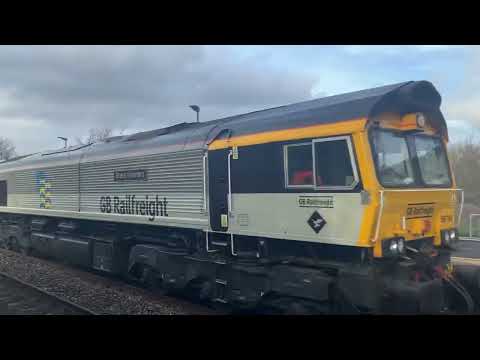 66794 ‘Steve Hannam’ and DB 66050 cruise through Culham 0O01 30/03/23 17:57pm