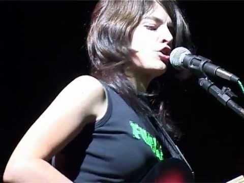 "Beds Are Burning" (Midnight Oil) -  Fanfarrias + Lula Bertoldi