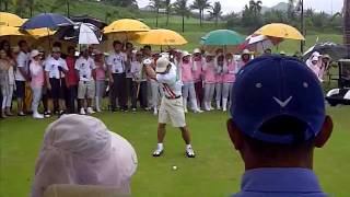 preview picture of video 'Manny Pacquiao's Golf Swing'