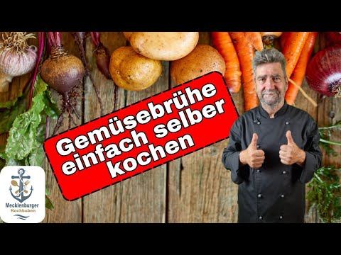 Cook simple vegetable broth yourself (cheap, delicious & healthy)