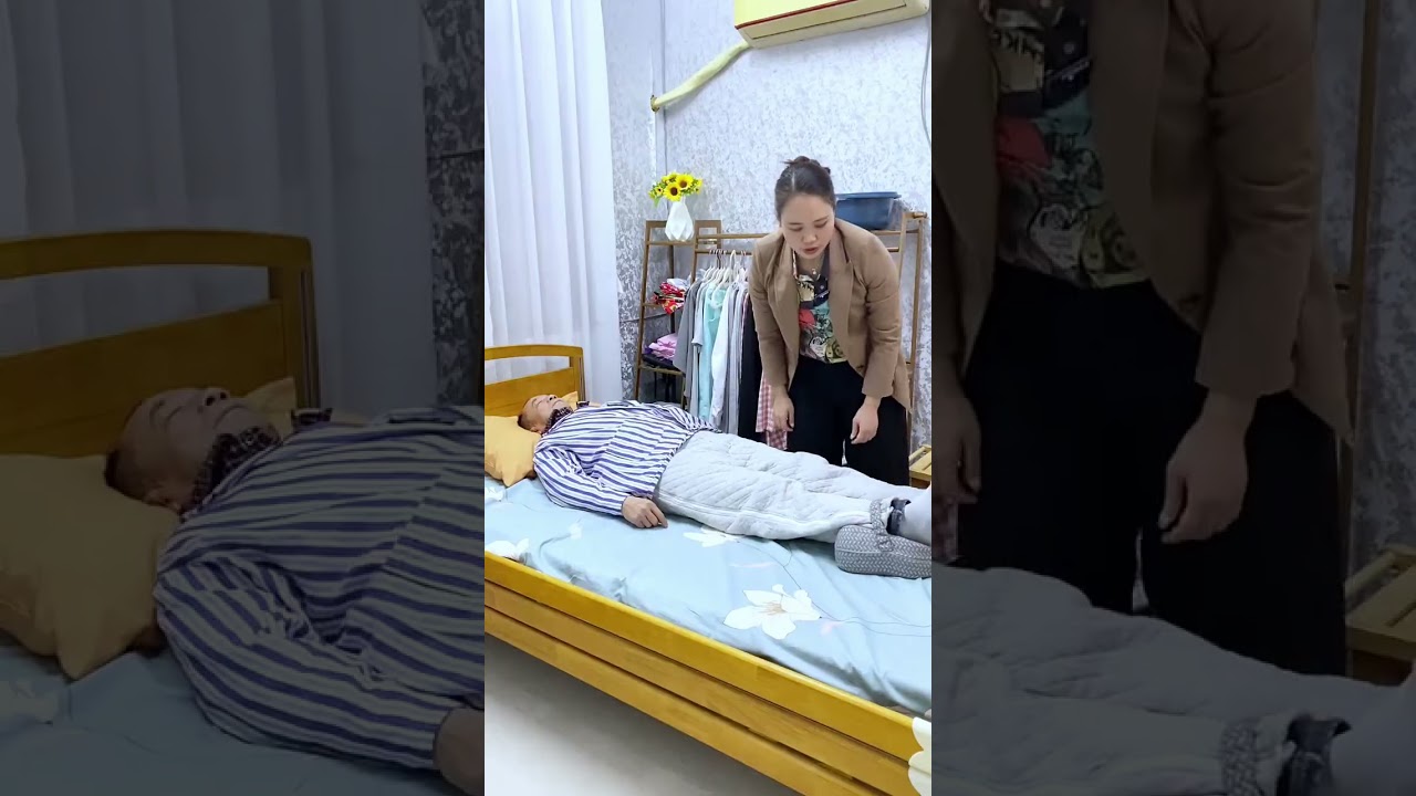 This ergonomically designed foot pillow makes the elderly lying in bed more comfortable