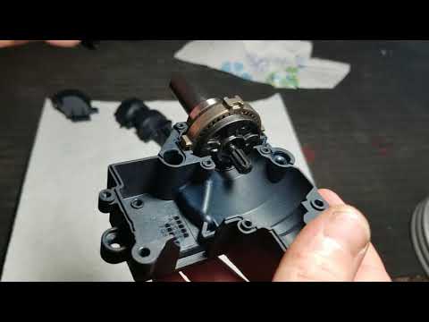 Traxxas unlimited desert racer transmission assembly