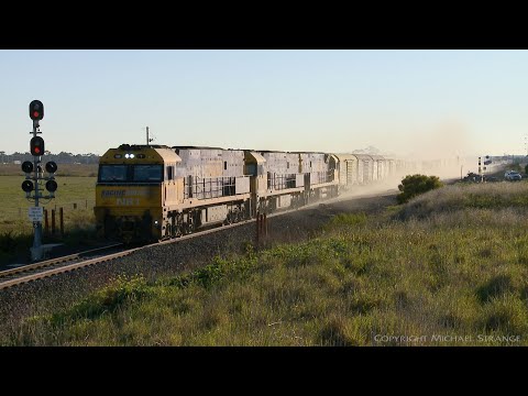5PM5 Freight Train Raises Dust Cloud - PoathTV Australian Railways