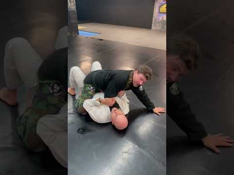 Is this the WORST cross choke from mount?