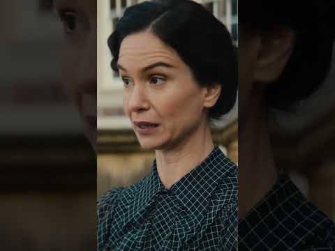 Meet the Davenports 🎩 They’ve been keeping it classy and in the family since...well, ever!