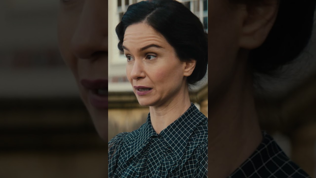 Meet the Davenports 🎩 They’ve been keeping it classy and in the family since...well, ever!