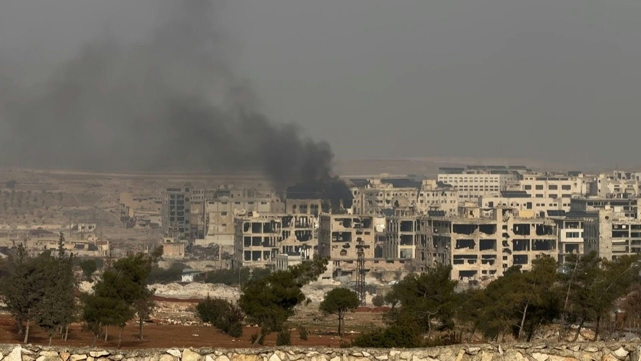 Video | Clashes rage on in Aleppo's Kurdish areas as civilians told to leave | AFP