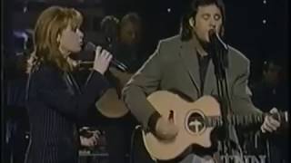 Vince Gill feat. Patty Loveless – Pocket Full of Gold (Live)