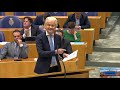 Wilders (PVV) CLASHT met Bergkamp: "We weten allemaal hoe u uw baantje heeft gekregen van baas Kaag"