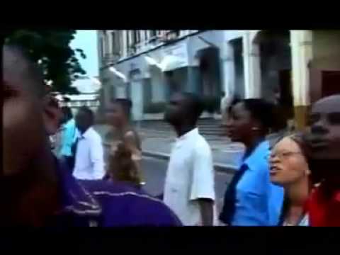 Henri Papa dans Oza Nzambe na bomoyi...