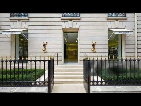 Avenue Montaigne: under the golden paving stones