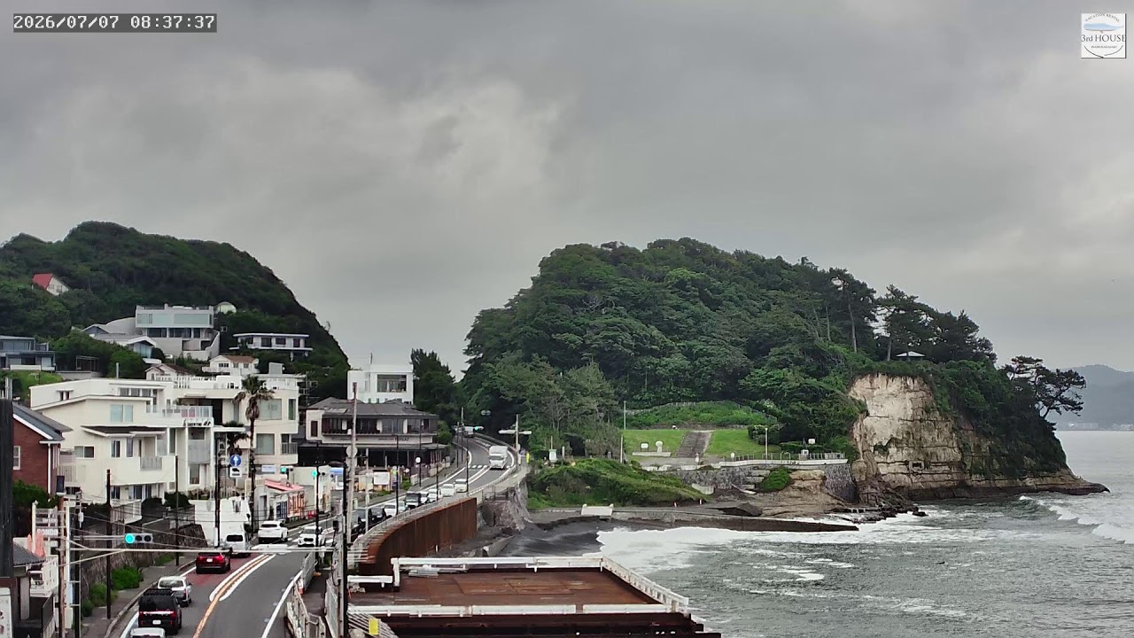 Live webcam view of Inamuragasaki Rooftop Ocean View