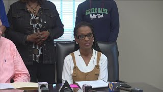 Shelby County Clerk blames mayor for long lines, license plate delays