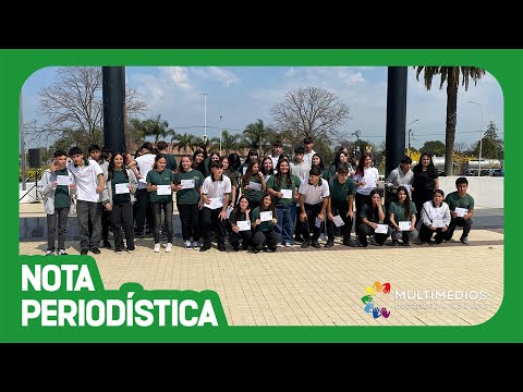 ALUMNOS DE 4º AÑO DEL IPEM "JOSÉ HERNANDEZ" REALIZARON LA PROMESA A LA BANDERA DE CÓRDOBA