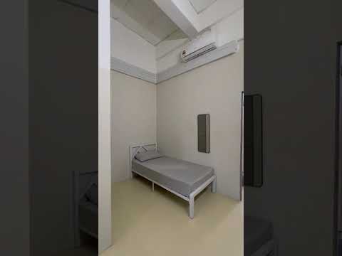 A Co-living private middle room for working adults👔. Nearby TMN Perindustrian Elite.🏭