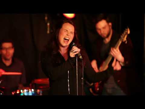 Julia Gámez Martín - Gone under / Snarky Puppy