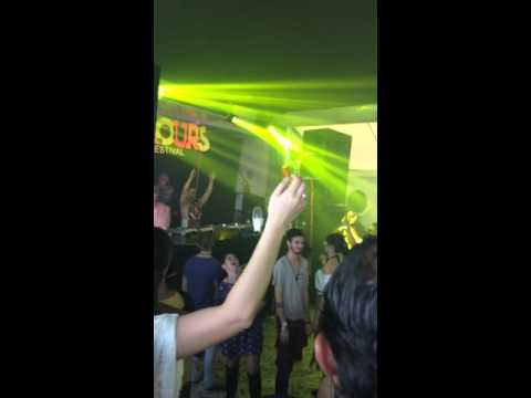 [Vídeos da Galera] DJ Mau Mau @ Colours Festival - 19/09/2015