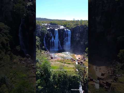 Salto Corumbá é uma cachoeira localizada no município de Corumbá de Goiás