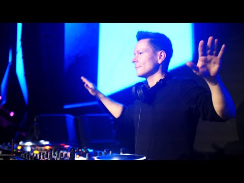 Thomas Coastline plays 'Oliver Smith - Warehouse' (Transmission Live: Epic Edition)