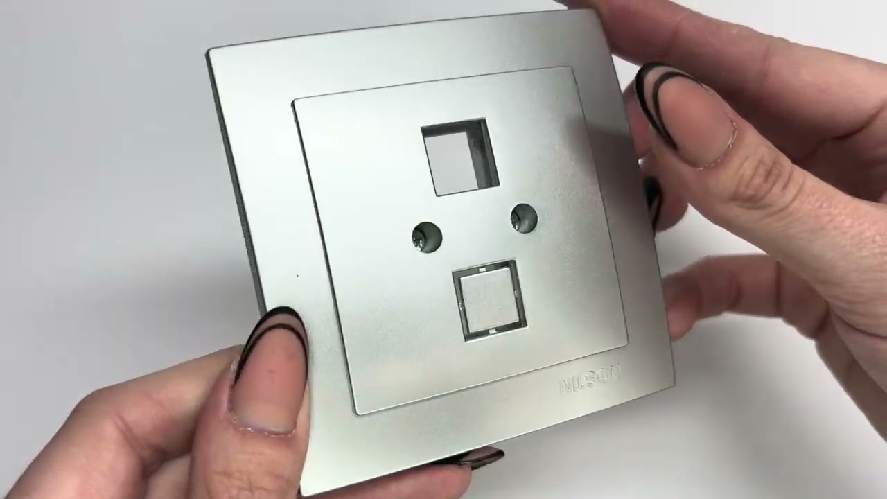 Розетка одинарная компьютерная без модуля NILSON Touran Серебро 24131042