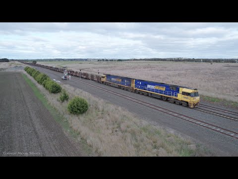 5MP2 Pacific National Steel Train Crosses SCT/SBR 7922V (14/7/2022) - PoathTV Australian Railways