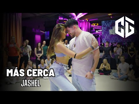 CRISTIAN Y GABRIELLA | Bachata 🎵 MÁS CERCA - JASHEL