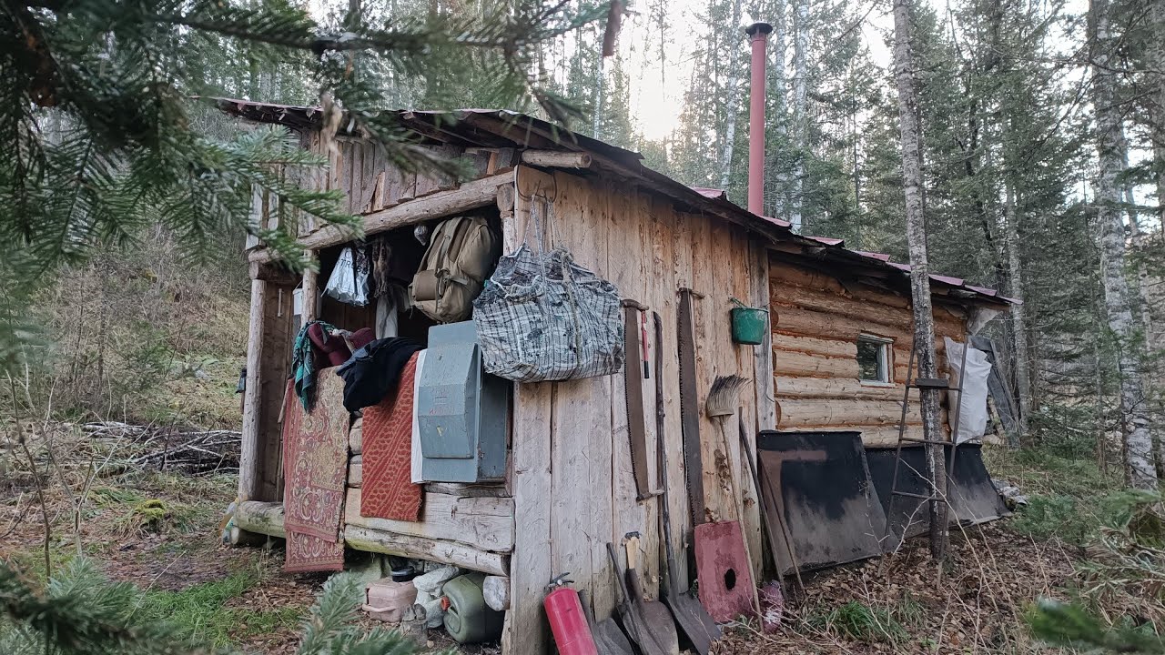 ИЗБУШЕЧНЫЙ КАЙФ В НЕНАСТЬЕ. ЖИЗНЬ В ИЗБЕ С КОМФОРТОМ. НАШЛИ ОХОТНИЧЬЕ ЗИМОВЬ?